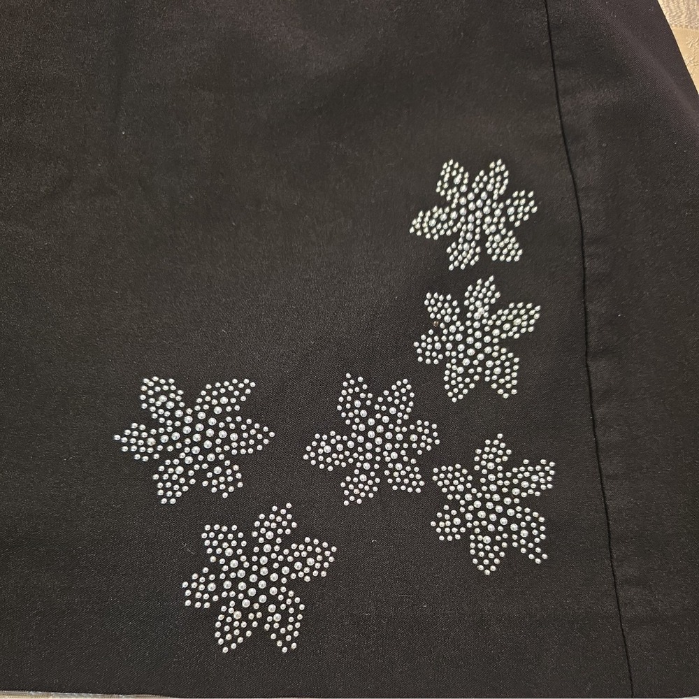 Attyre NY Women's Skort Black Size 10 Stretch Pull On Embellishments - Picture 3 of 8